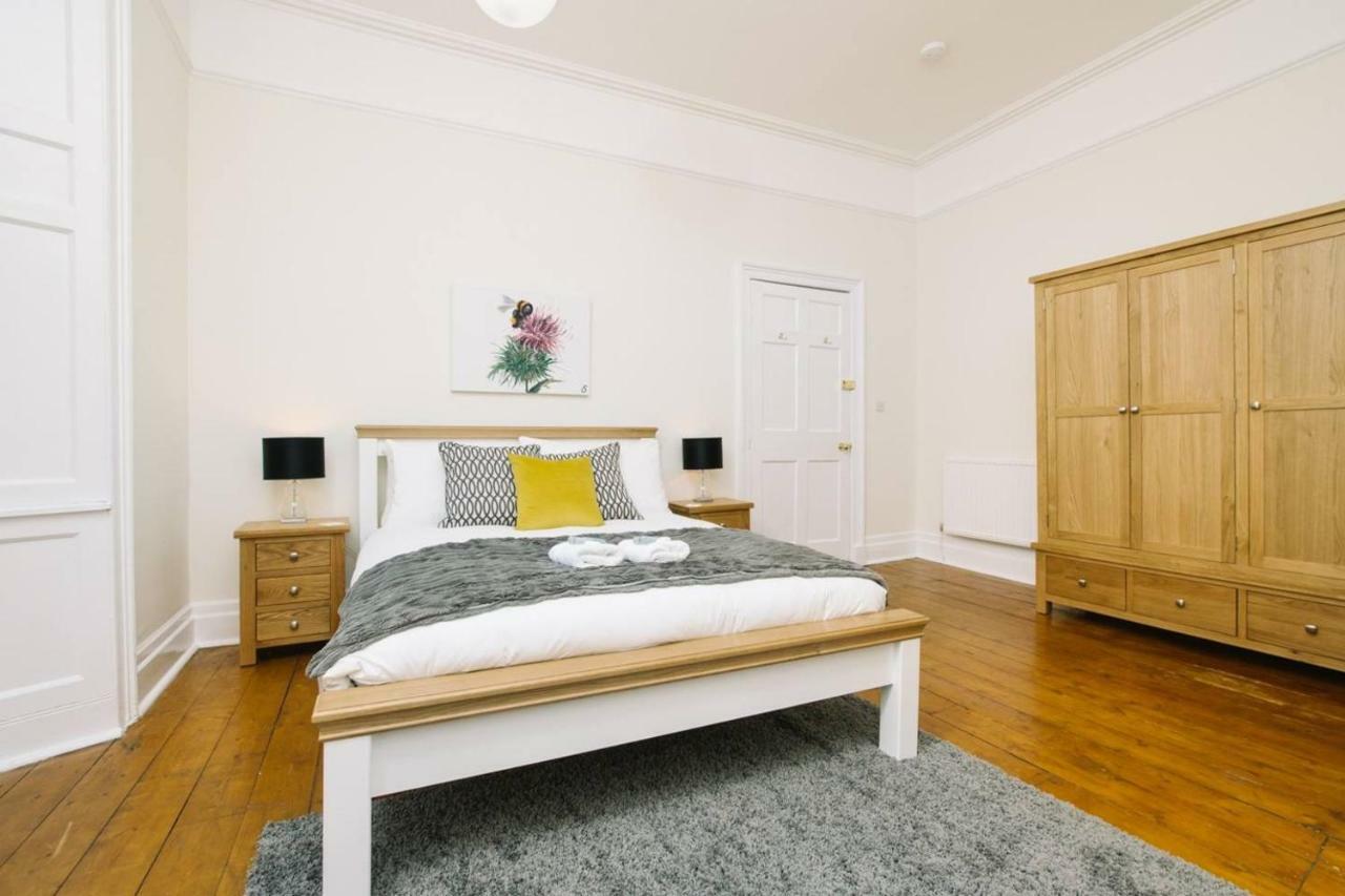 Joivy Great Location! Heart Of City Centre 3Bed Apartment Edimburgo Exterior foto